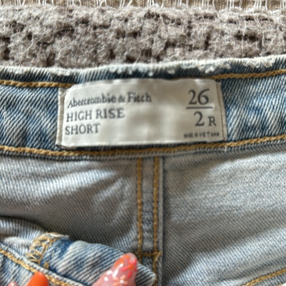 A&F High Rise Short - Picture 2 of 2